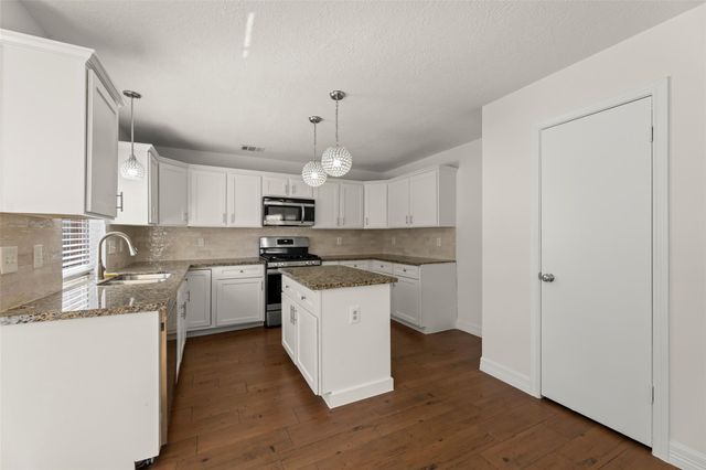 11430 Weathering Oaks Drive, Houston, TX 77066