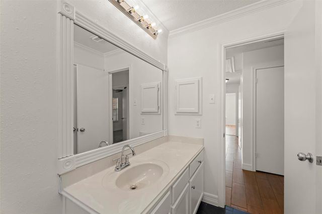11430 Weathering Oaks Drive, Houston, TX 77066