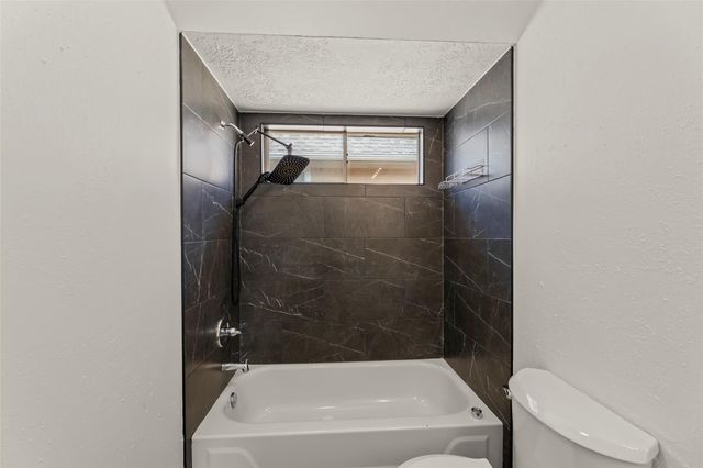11430 Weathering Oaks Drive, Houston, TX 77066