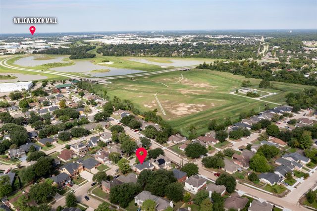 11430 Weathering Oaks Drive, Houston, TX 77066