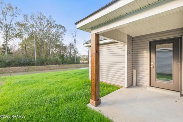 225 Camerons Cove Drive, Carencro, LA 70520