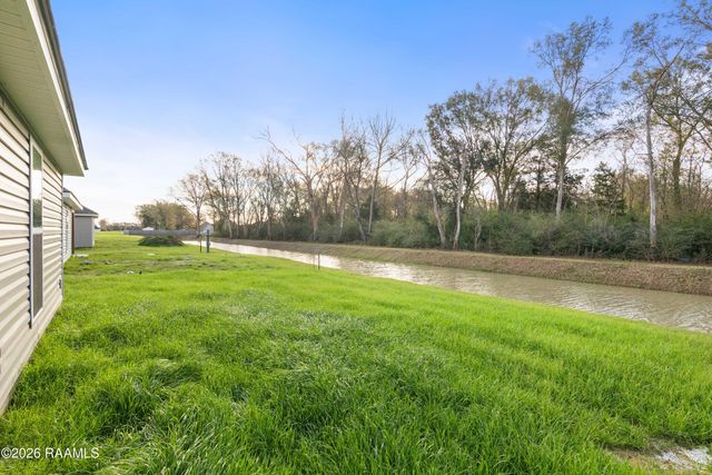 225 Camerons Cove Drive, Carencro, LA 70520