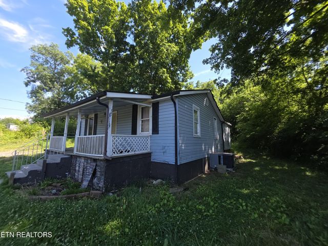 1101 Beardshire St, Sweetwater, TN 37874