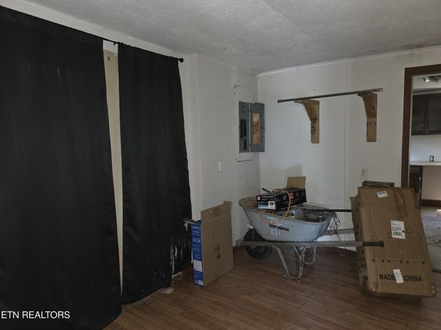 1101 Beardshire St, Sweetwater, TN 37874