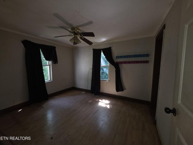 1101 Beardshire St, Sweetwater, TN 37874