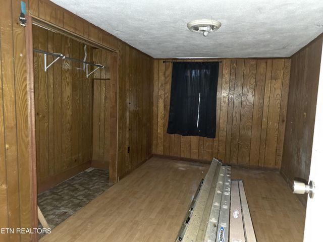 1101 Beardshire St, Sweetwater, TN 37874