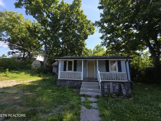 1101 Beardshire St, Sweetwater, TN 37874