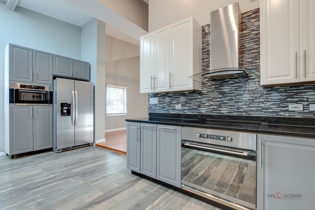 85 Kingman Lane, Hoffman Estates, IL 60169