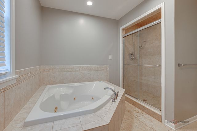 85 Kingman Lane, Hoffman Estates, IL 60169