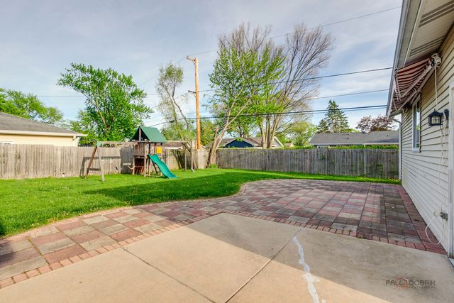 85 Kingman Lane, Hoffman Estates, IL 60169