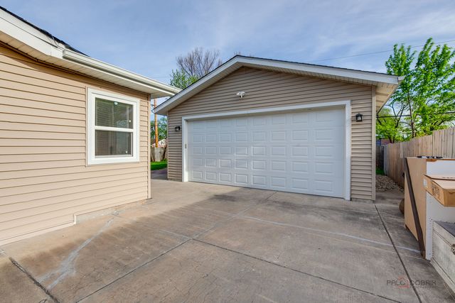 85 Kingman Lane, Hoffman Estates, IL 60169
