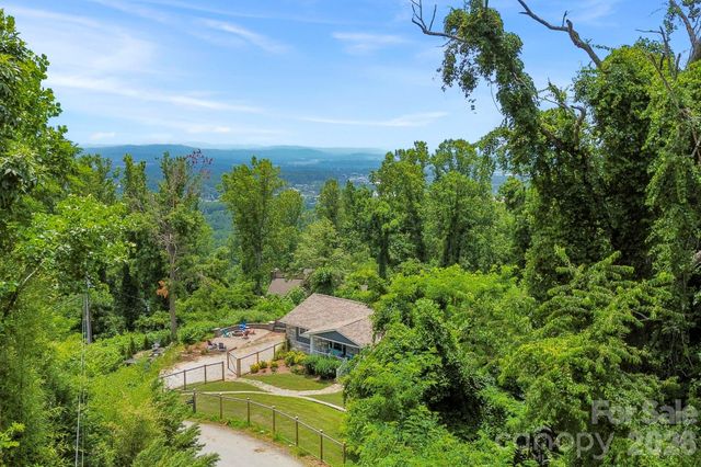 26 Crestwood Drive, Arden, NC 28704