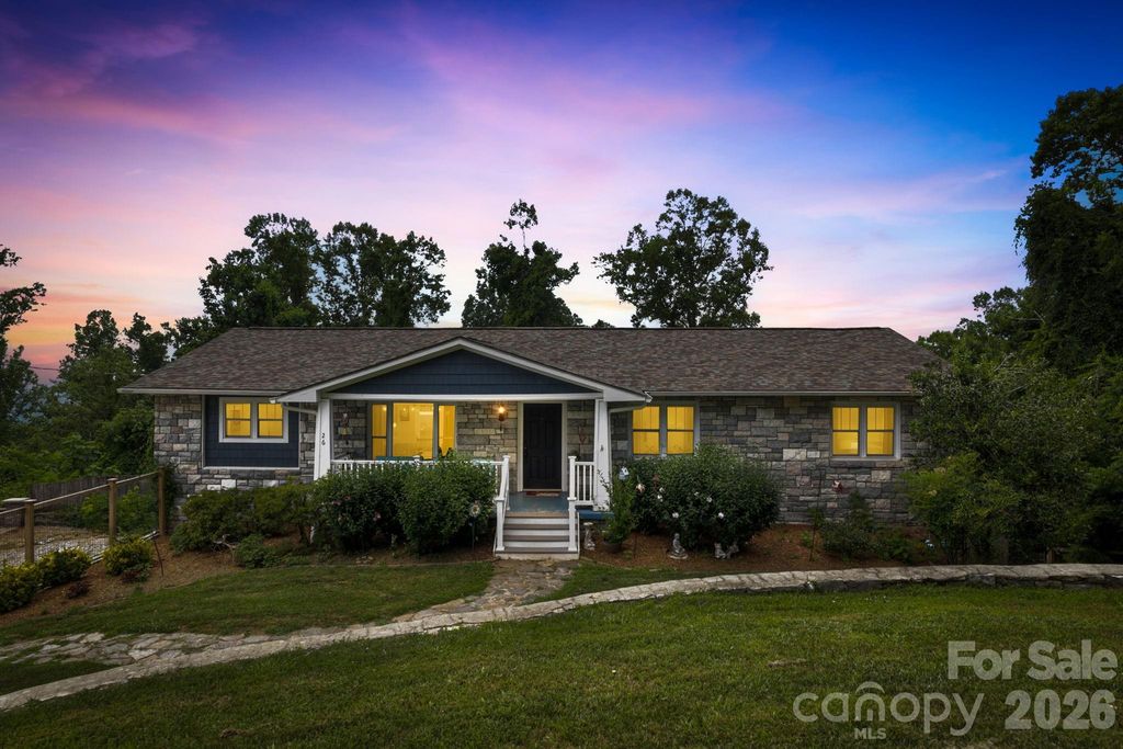 26 Crestwood Drive, Arden, NC 28704