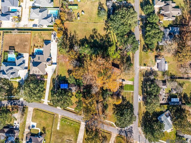 5034 Floynell Dr, Baton Rouge, LA 70809