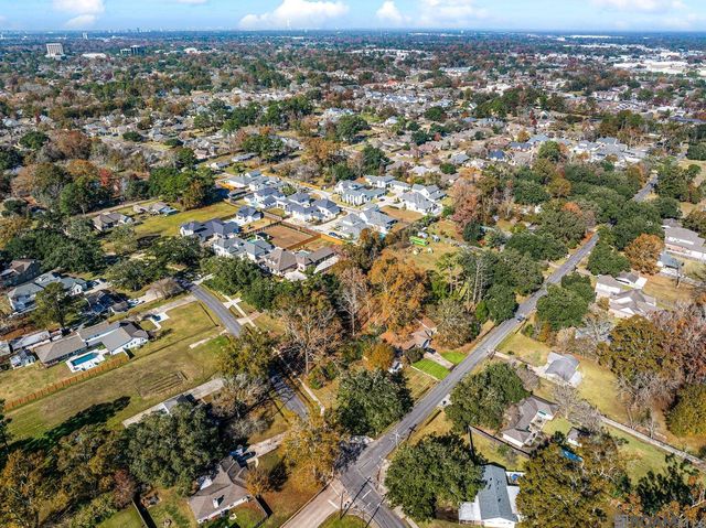 5034 Floynell Dr, Baton Rouge, LA 70809