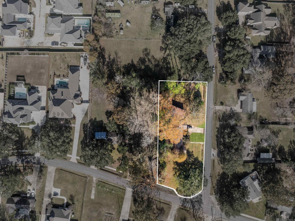 5034 Floynell Dr, Baton Rouge, LA 70809