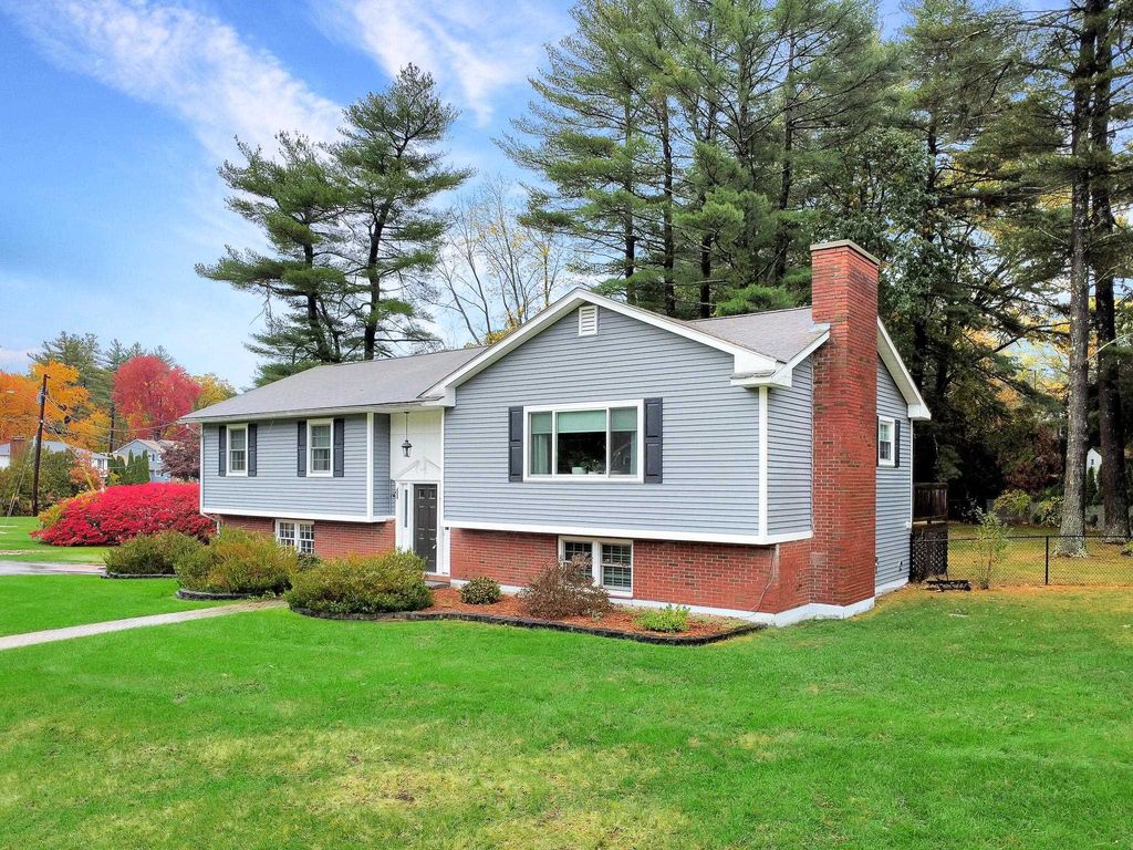 11 Cardinal Drive, Hudson, NH 03051