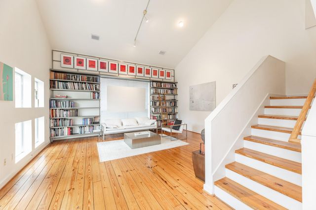 2714 Chenevert Street, Houston, TX 77004