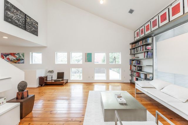 2714 Chenevert Street, Houston, TX 77004