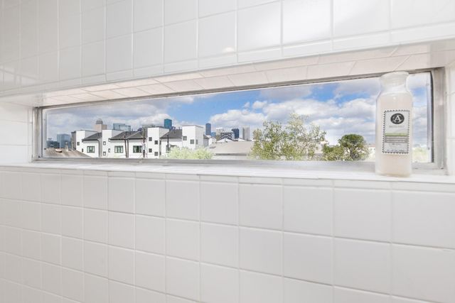 2714 Chenevert Street, Houston, TX 77004