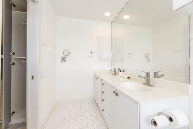 2714 Chenevert Street, Houston, TX 77004