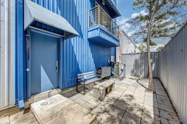 2714 Chenevert Street, Houston, TX 77004