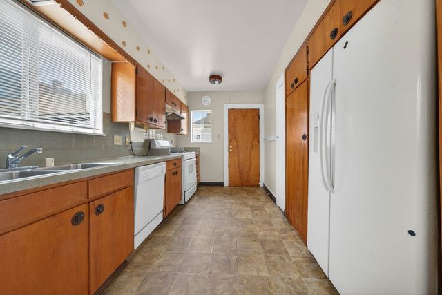 629 66th, Oakland, CA 94609