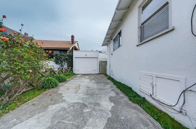 629 66th, Oakland, CA 94609