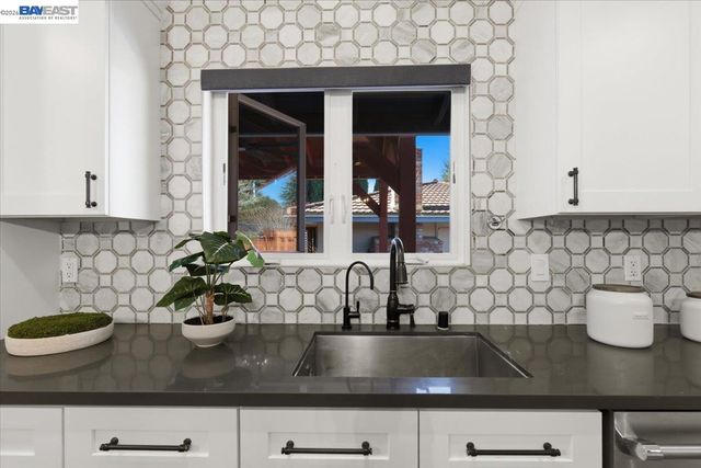 706 Wisteria Dr, Fremont, CA 94539