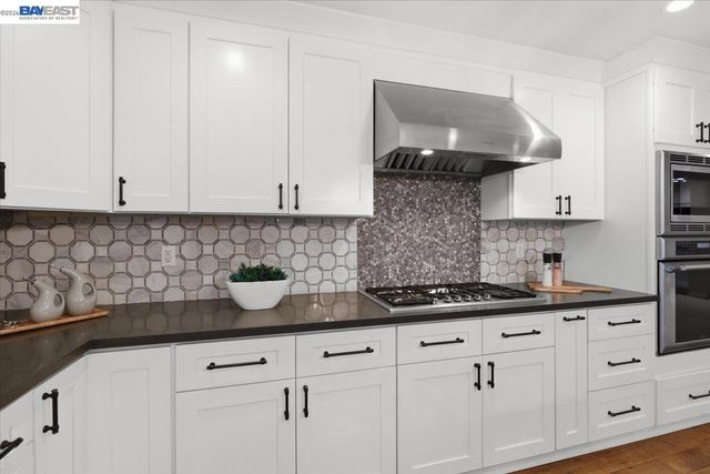 706 Wisteria Dr, Fremont, CA 94539