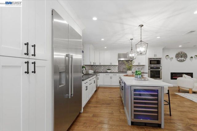 706 Wisteria Dr, Fremont, CA 94539