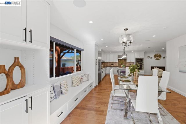 706 Wisteria Dr, Fremont, CA 94539