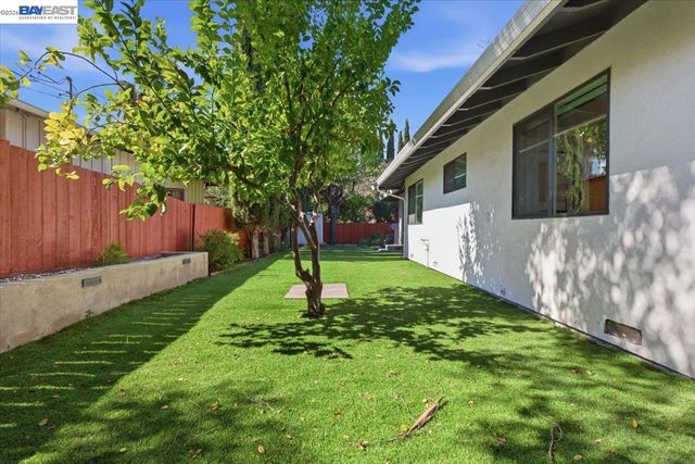 706 Wisteria Dr, Fremont, CA 94539