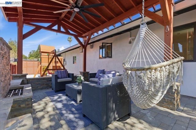 706 Wisteria Dr, Fremont, CA 94539