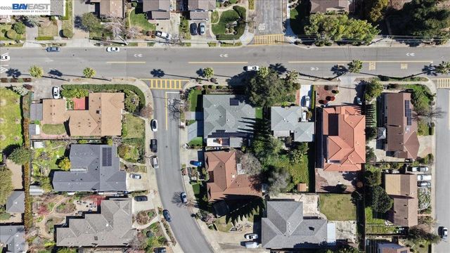 706 Wisteria Dr, Fremont, CA 94539