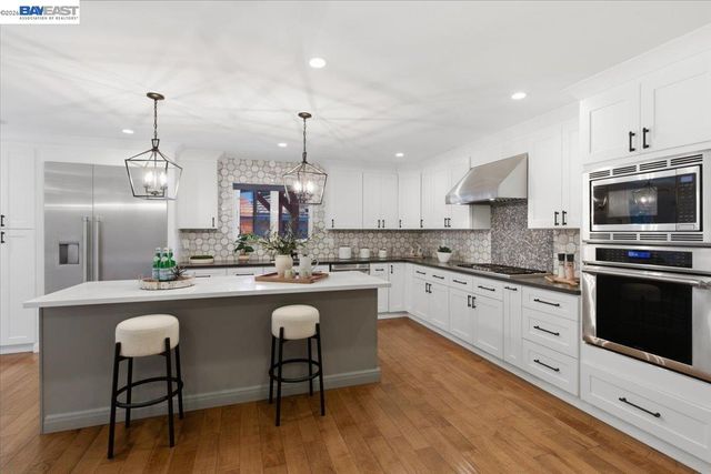 706 Wisteria Dr, Fremont, CA 94539