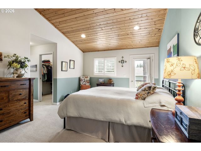 1156 12TH St Se, Bandon, OR 97411