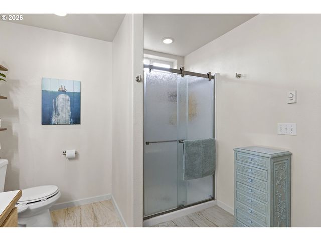 1156 12TH St Se, Bandon, OR 97411