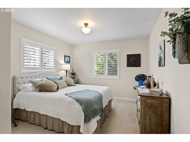 1156 12TH St Se, Bandon, OR 97411