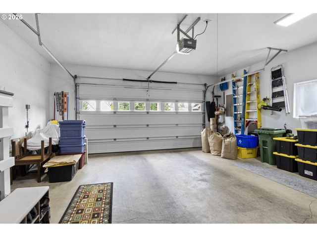 1156 12TH St Se, Bandon, OR 97411