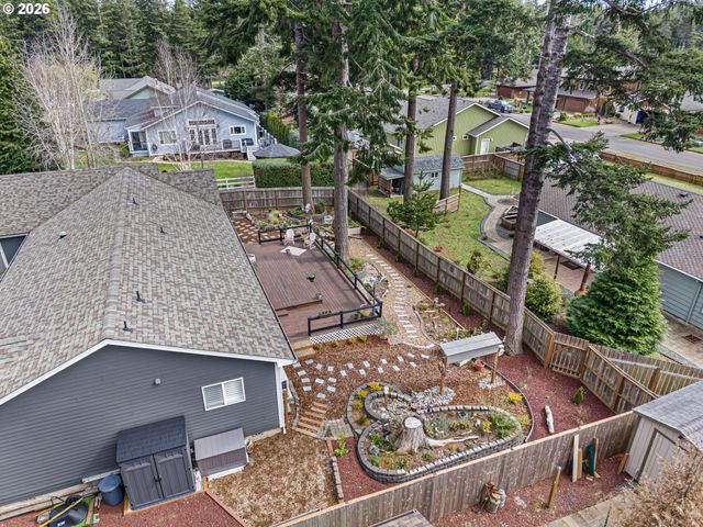 1156 12TH St Se, Bandon, OR 97411