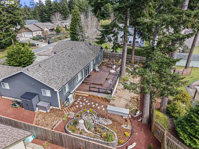 1156 12TH St Se, Bandon, OR 97411