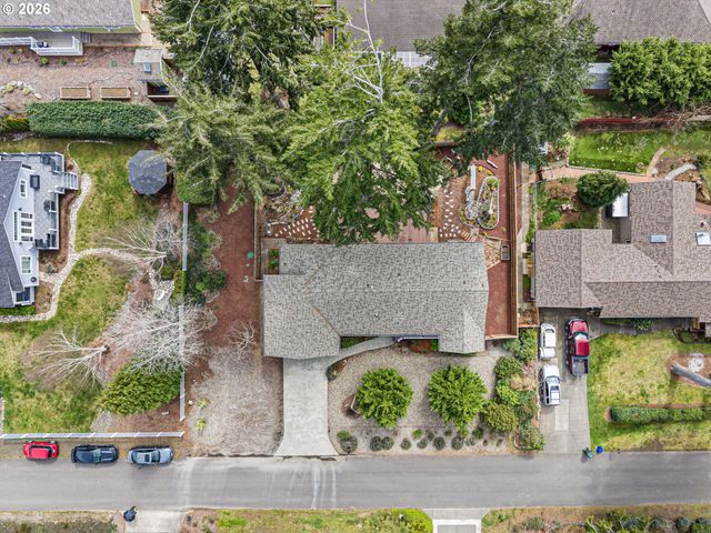 1156 12TH St Se, Bandon, OR 97411