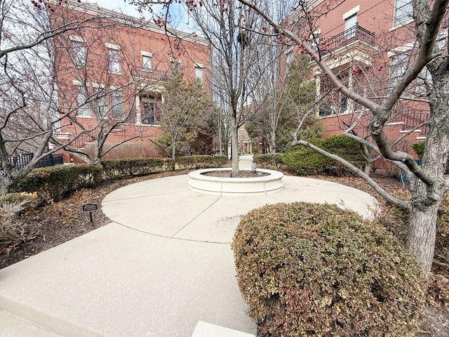 162 Festival Court, Elgin, IL 60120