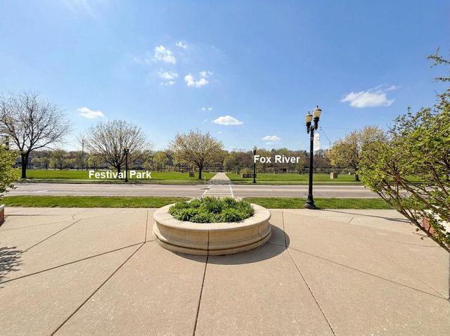 162 Festival Court, Elgin, IL 60120