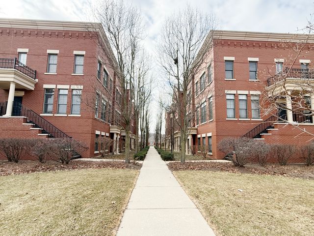 162 Festival Court, Elgin, IL 60120