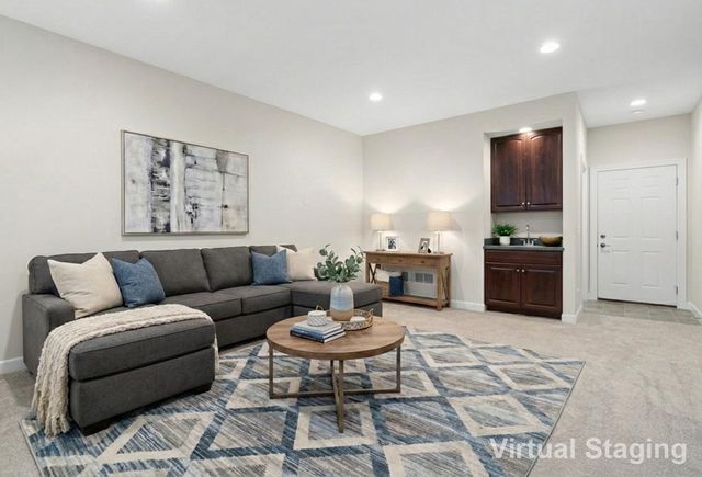 162 Festival Court, Elgin, IL 60120