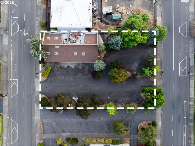 10711 Ne HALSEY St, Portland, OR 97220