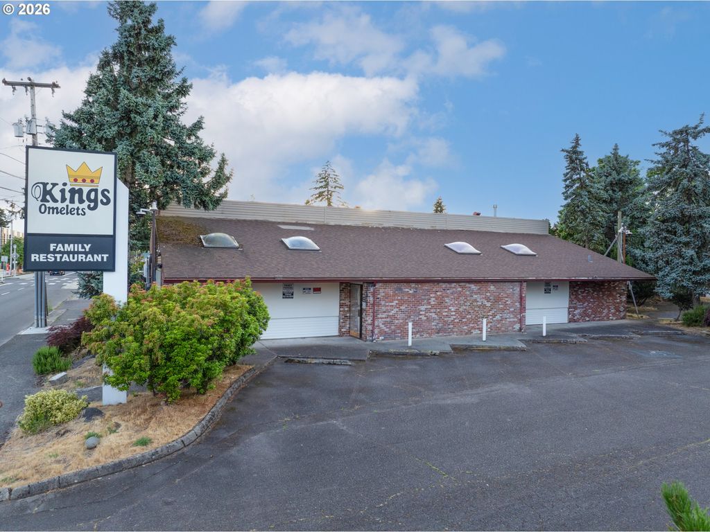 10711 Ne HALSEY St, Portland, OR 97220