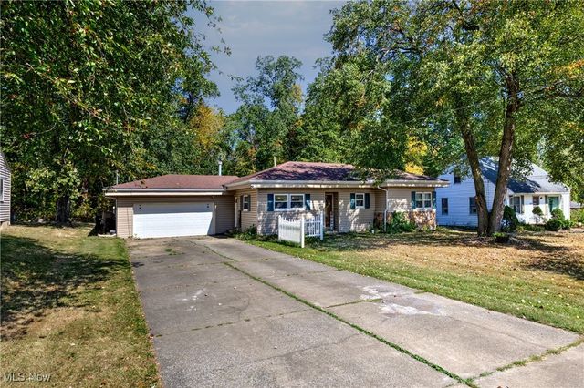 3323 Draper Avenue SE, Warren, OH 44484